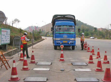 軸重秤-高速公路交警專用地磅、便攜式公路超載檢測系統(tǒng)